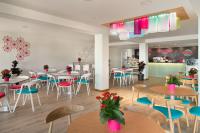 A restaurant or other place to eat at H10 Rubicón Horizons Collection