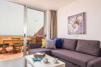 Posedenie v ubytovaní Ocean View Penthouse II