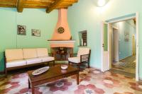 A seating area at Antica Dimora del Melograno