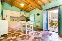 A kitchen or kitchenette at Antica Dimora del Melograno