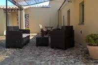 A seating area at Antica Dimora del Melograno