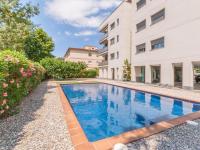 Bazén v ubytování Belvilla by OYO Bon Relax Flat 2 nebo v jeho okolí
