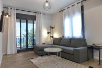 Posedenie v ubytovaní Cos Seafront Apartments