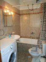 Kúpeľňa v ubytovaní Flisvos Apartments