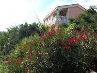 Vonkajšia záhrada v ubytovaní Apartments Horvat on Island Pag