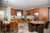 A kitchen or kitchenette at Bella Vista House