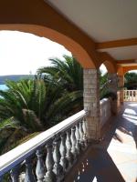 Balkón alebo terasa v ubytovaní Apartments Horvat on Island Pag