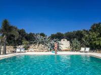 Bazén v ubytovaní Le Biadelle - Country Boutique Apartments - Villa Laura Ostuni alebo v jeho blízkosti
