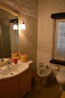 A bathroom at B&B VILLA LUPIDI