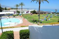The swimming pool at or close to Estepona - Playa - Estudio con terraza solárium Pi16