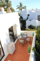 A balcony or terrace at Estepona - Playa - Estudio con terraza solárium Pi16