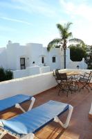 A balcony or terrace at Estepona - Playa - Estudio con terraza solárium Pi16