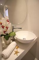 A bathroom at Il Borghetto Resort & Spa