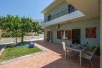 Bazén v ubytovaní Olive Garden Holiday Home steps to Beach 1 alebo v jeho blízkosti