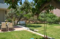 Vonkajšia záhrada v ubytovaní Olive Garden Holiday Home steps to Beach 1