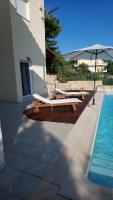 Bazén v ubytovaní VILLA SISSY CAREFREE VACATIONSΘΕ alebo v jeho blízkosti