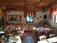 Restaurace v ubytování Gasthof zum Döhlerwald
