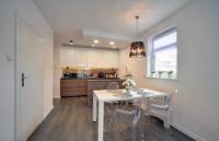 Kuchyňa alebo kuchynka v ubytovaní Funkcjonalne i Komfortowe Apartamenty Sun Seasons 24 w Kołobrzegu by Noclegi Renters
