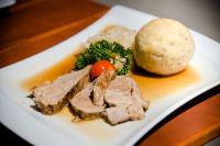 Jídlo v penzionu nebo okolí