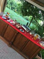 Jedlo v ubytovaní bed & breakfast alebo blízkom okolí