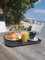Jedlo v ubytovaní bed & breakfast alebo blízkom okolí