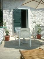 Patio alebo iná vonkajšia časť ubytovania Apartment Cukarin A2 BOL-CENTER, Croatia
