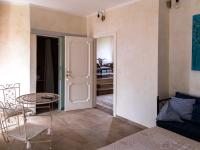 A seating area at Il Sestante