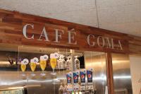 um bar com copos de cerveja em uma prateleira em Danhostel Rødding Centret em Rødding