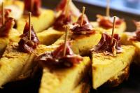 Comida no apartamento ou em algum lugar perto