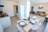 Kuchyňa alebo kuchynka v ubytovaní Family Beach Apartments