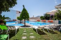 Bazén v ubytování Myrtis Spa Hotel nebo v jeho okolí