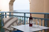 Balkón alebo terasa v ubytovaní Captain's House Hotel Suites & Apartments