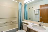 Motel 6 Chattanooga Downtownにあるバスルーム