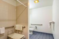 Motel 6 Chattanooga Downtownにあるバスルーム
