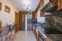 A kitchen or kitchenette at Casa Neus Barà