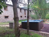 Bazén v ubytování Casa Rural Molí de Fòrnols nebo v jeho okolí