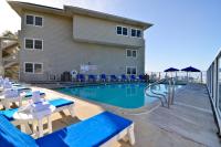 Der Swimmingpool an oder in der Nähe von Pismo Lighthouse Suites