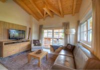 Telewizja i/lub zestaw kina domowego w obiekcie Kaprun Mountain Resort by Kaprun Rentals