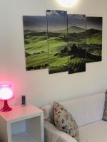 A seating area at La Dolce Vita studio with free private parking
