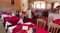 Restauracja lub miejsce do jedzenia w obiekcie Landgasthof Dorferwirt