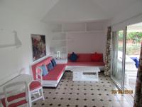 A seating area at Bungalow Los Melocotones