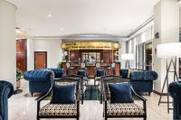 A seating area at Eurostars Gran Hotel Santiago