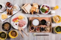ホテルの敷地内または近くでの食事または食べ物