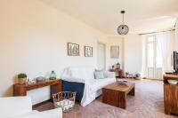 Televízia a/alebo spoločenská miestnosť v ubytovaní LE RONDINELLE Apartment Bellagio