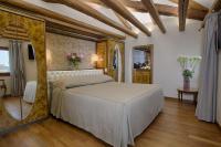 Gallery image of Hotel Santa Chiara in Venice