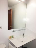 A bathroom at Apartamentos Albertos