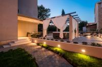 Zahrada ubytování Family Apartment Dubrovnik - private jacuzzi terrace, private parking