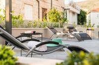 Posezení v ubytování Family Apartment Dubrovnik - private jacuzzi terrace, private parking