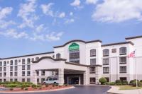una representación del frente de un hotel en Wingate by Wyndham Greenville Airport, en Greenville