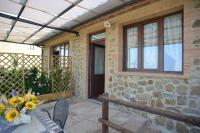 A balcony or terrace at Agriturismo La Fonte